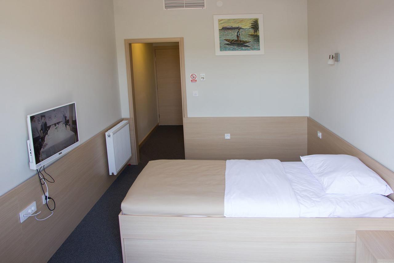 Hotel Lika Jug Brinje Esterno foto
